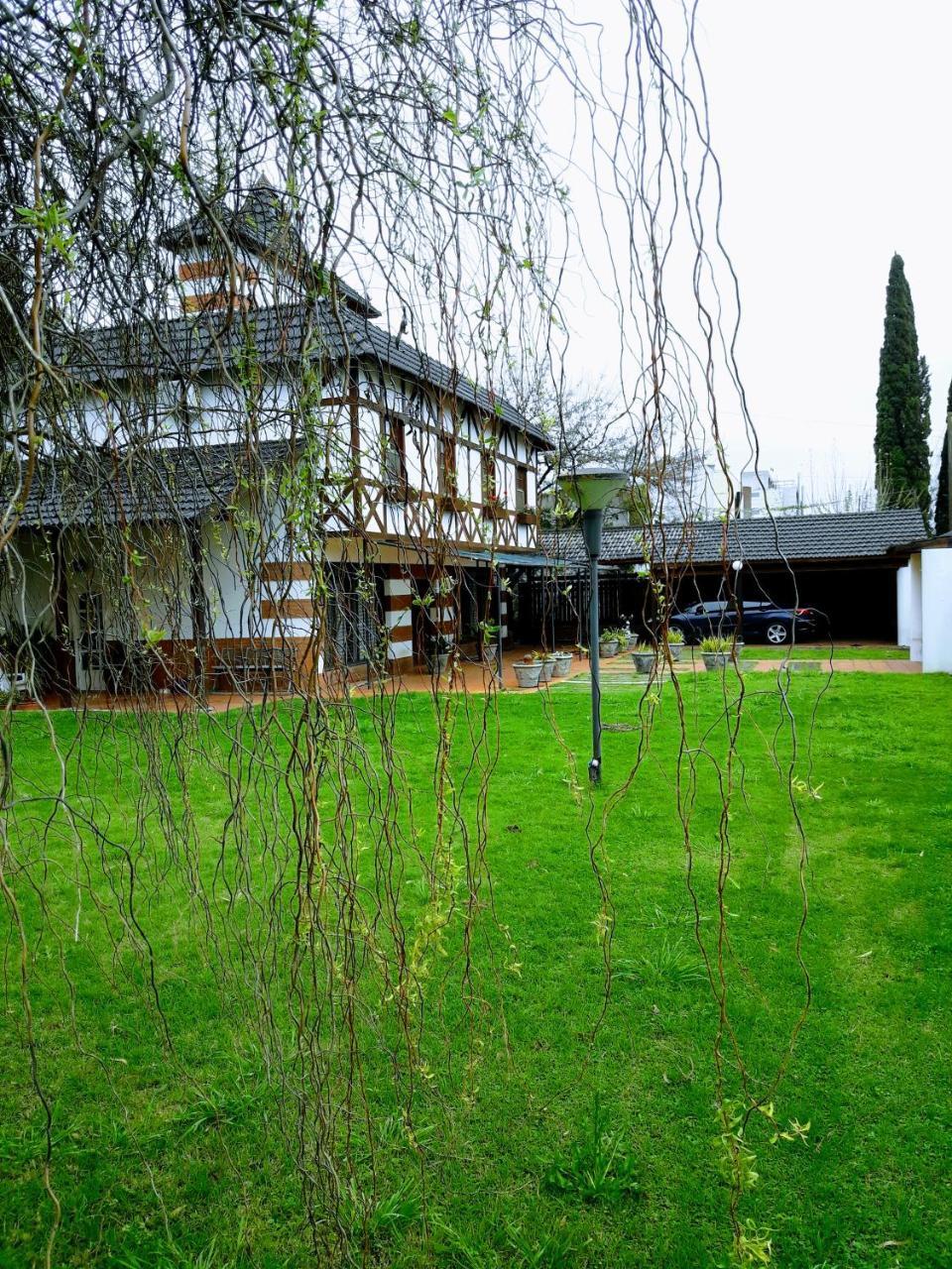 Chalet De Las Tejas Homestay *
